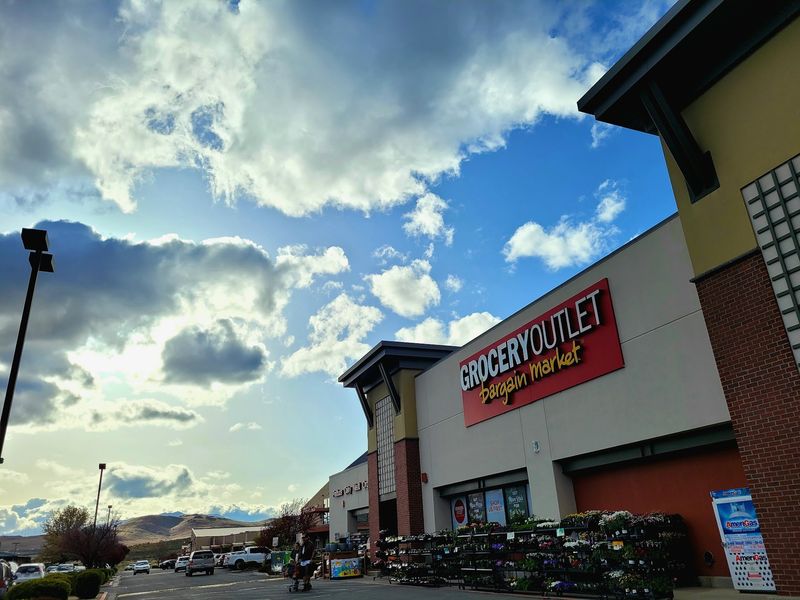 Grocery Outlet
