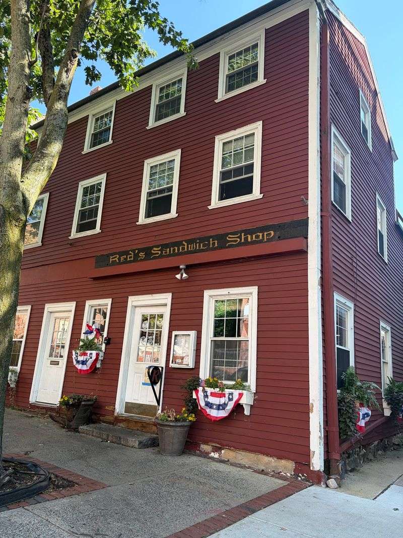 Red's Sandwich Shop
