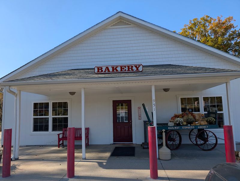 Plan Your Mountain Day Around This Sweet Pit Stop
