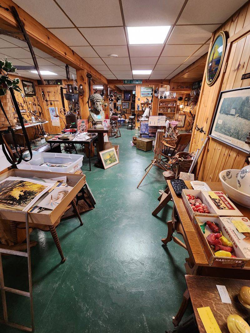 An Antique Side That Keeps Non-Quilters Busy