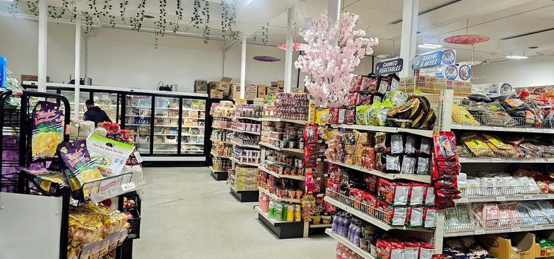Big, Bright Aisles Make Browsing Feel Easy