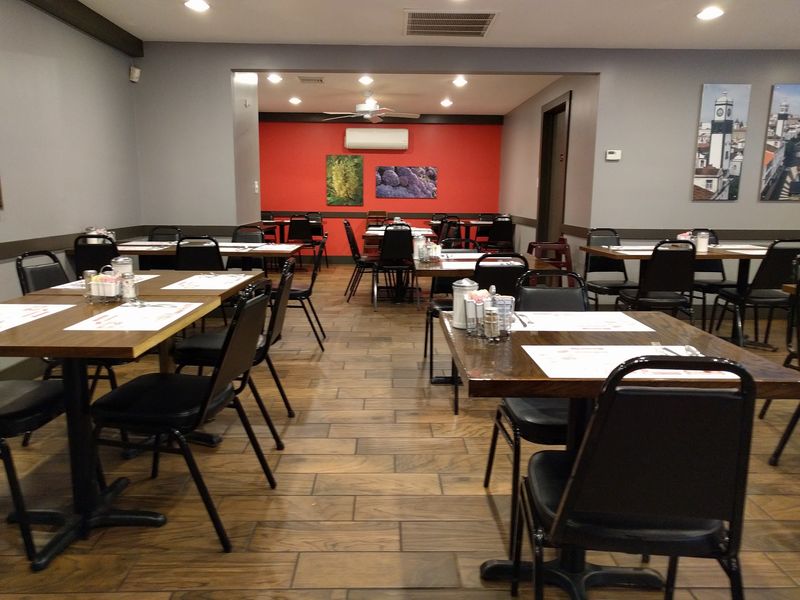 Gina's Restaurant