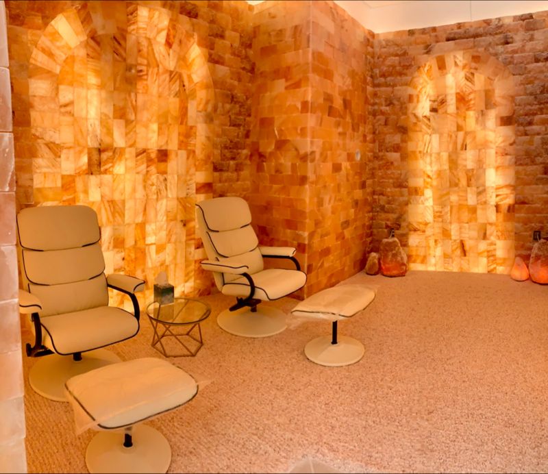A Salt-Lined Retreat Just Off Dean Martin Drive