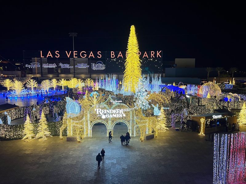Santa, Carols, And Live Shows Fill The Evening