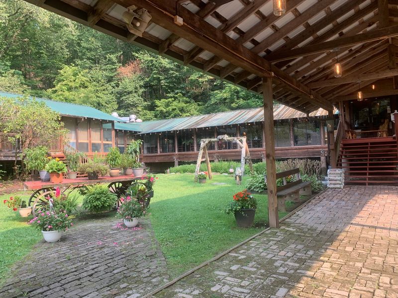 Crystelle Creek Restaurant
