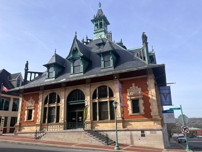 Customs House Museum And Cultural Center