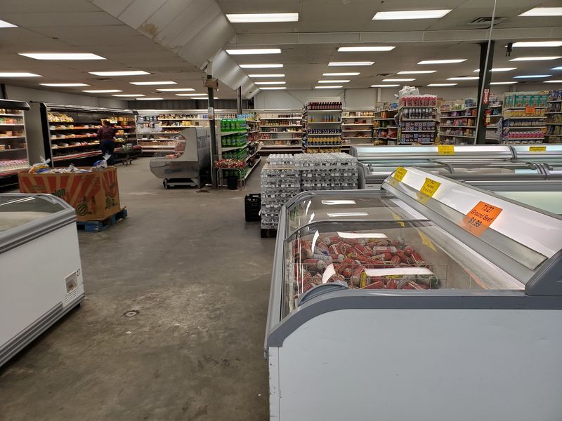 E & B Discount Grocery