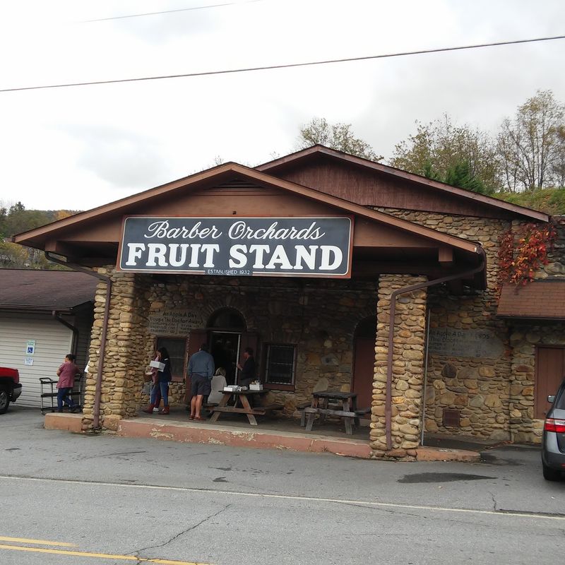 Barber Orchards Fruit Stand