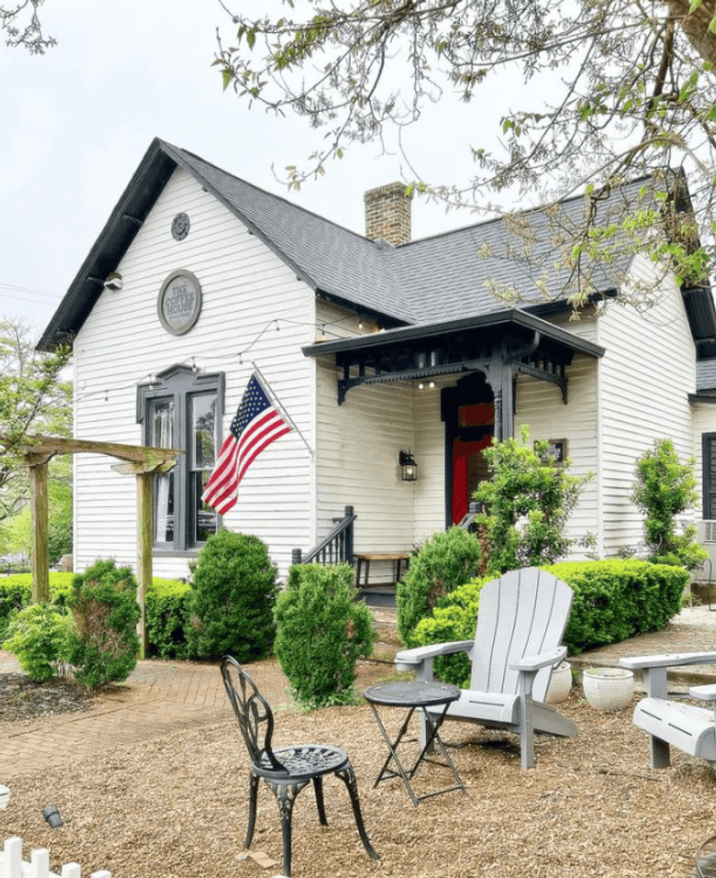 The Coffee House At Second And Bridge