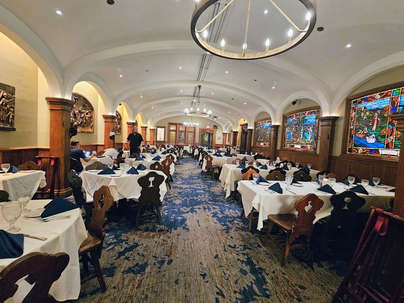 Mader's Restaurant