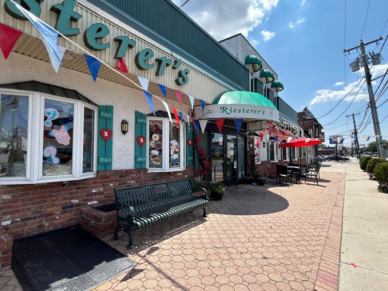 Riesterer's Bakery