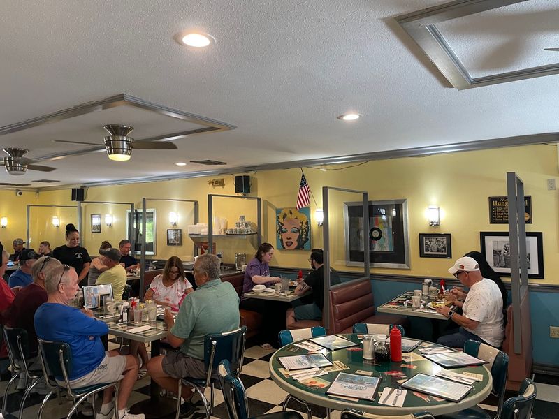 Four Sisters Owl Diner
