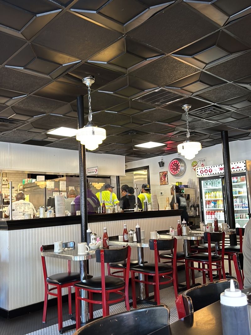 Mike's City Diner