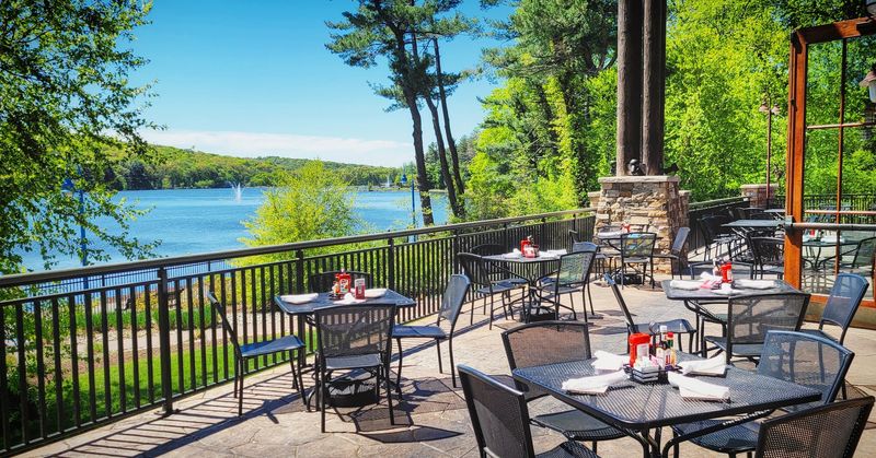 McLoone's Boathouse