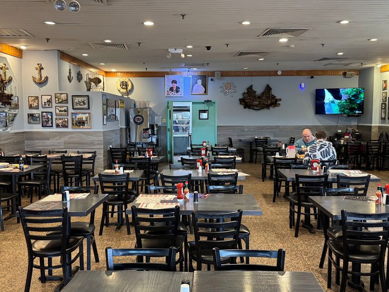 Randazzo's Clam Bar - Sheepshead Bay