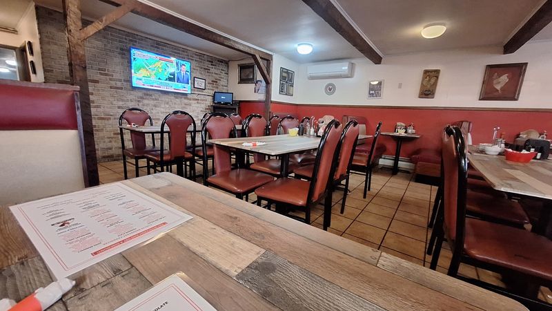 Curly's Chicken House
