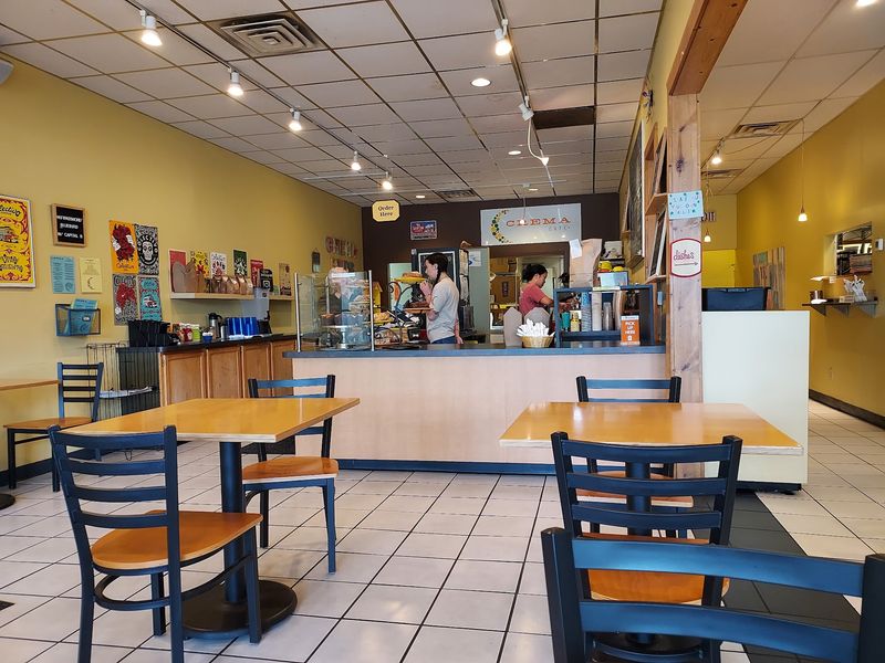 A Cozy Counter-Serve Spot That Feels Easygoing