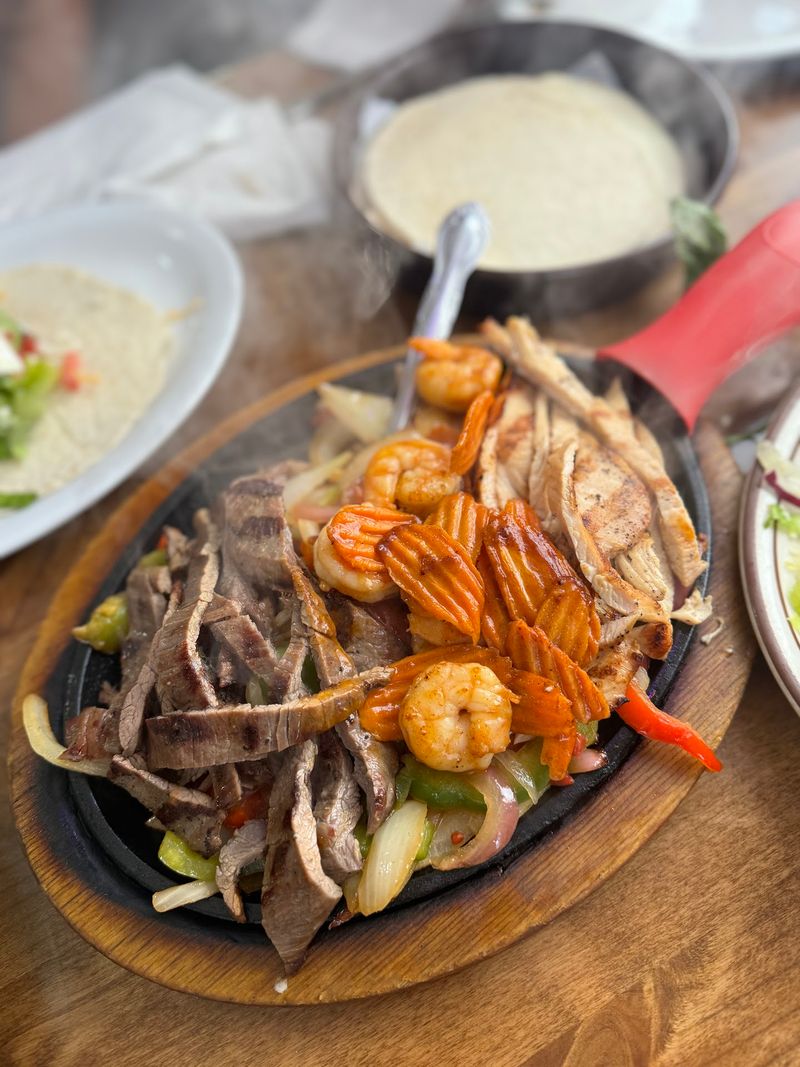 El Molcajete Mexican Grill