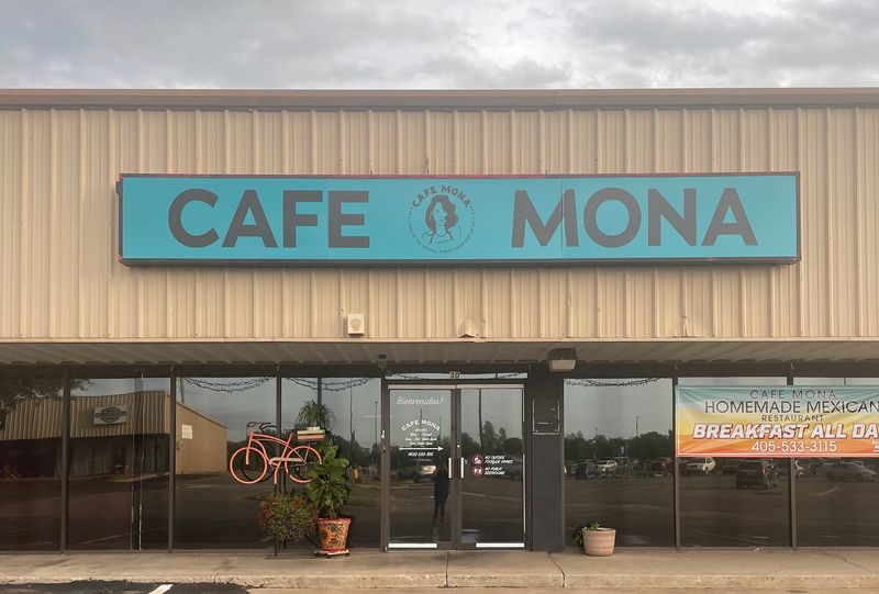 Cafe Mona