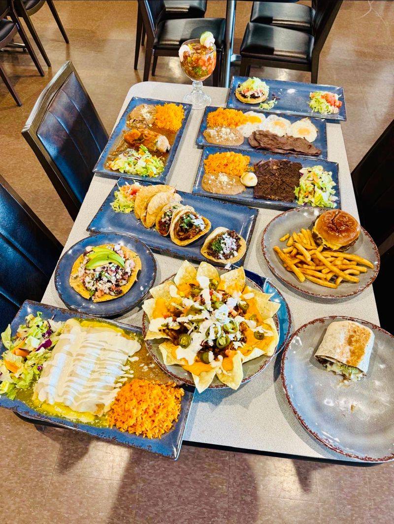 L Mil Amores Mexican Restaurant