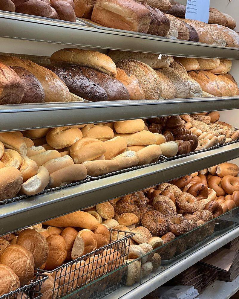 Deising's Bakery & Restaurant - Kingston