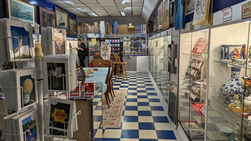 Park Your Finds In A Cubby And Keep Shopping