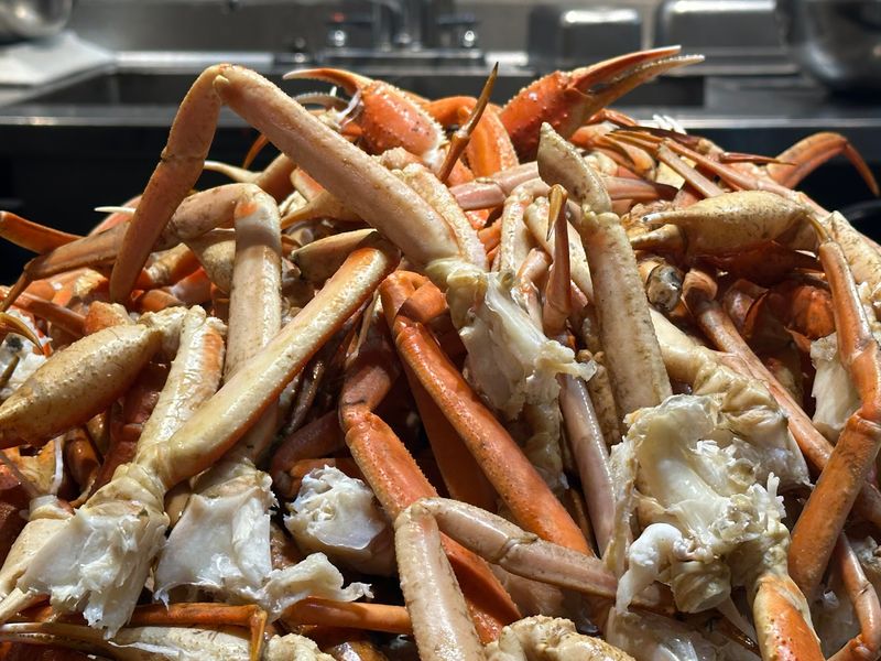 Snow Crab Legs Steal The Dinner Show