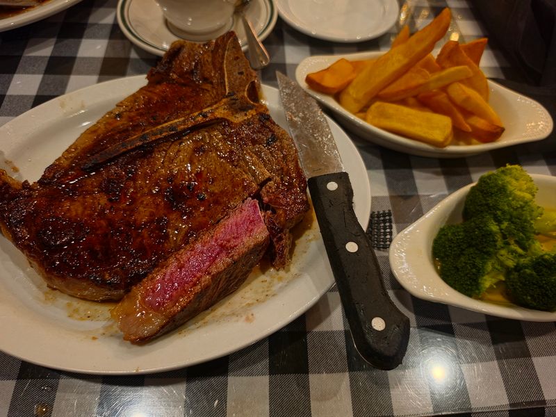 Linda's La Cantina Steakhouse