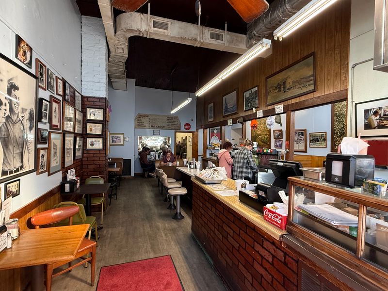 A Century Of Serving Lunch Fast Enough To Earn A Name