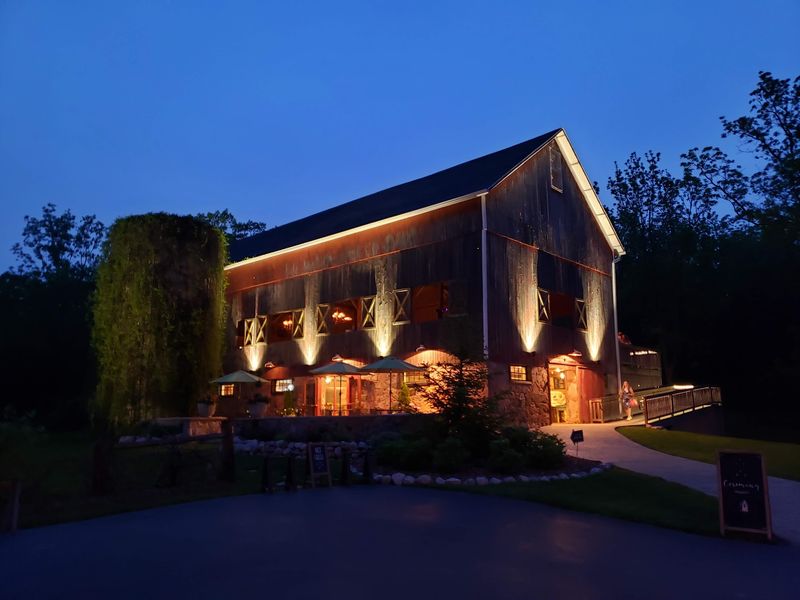 Why This Barn Belongs On Your Wisconsin Wedding Shortlist