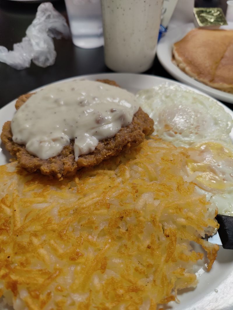 Gravy Lovers Should Point The Car Straight At This Skillet