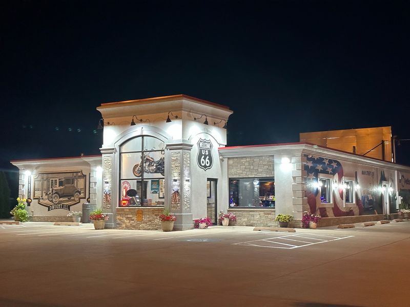 A Family Diner on the Mother Road in Dwight