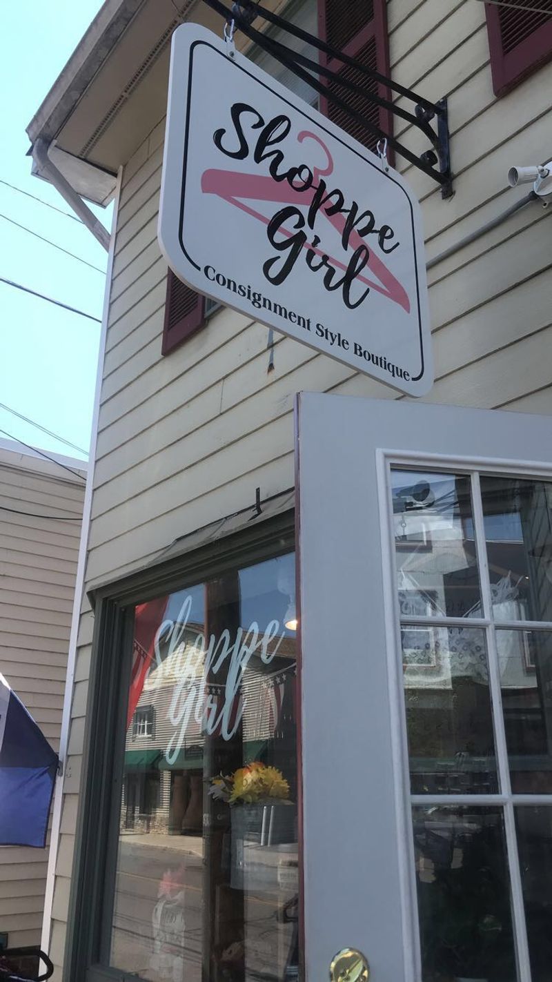 Shoppe Girl - Red Hook
