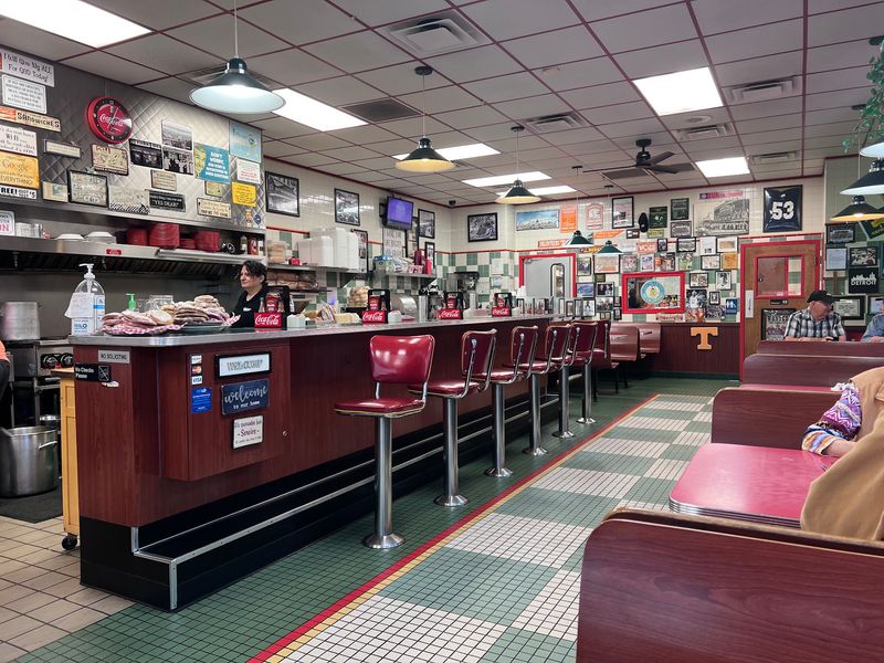 Nick & J's Cafe