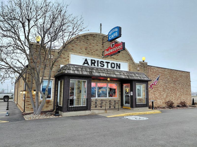 Your Route 66 Road Trip Deserves This Slice Of History