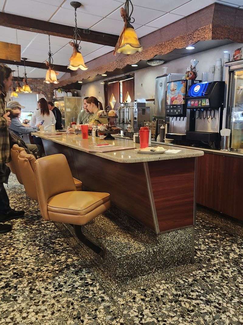 Dietz Stadium Diner - Kingston