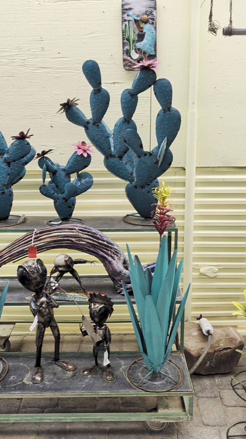 Metal Dinosaurs And Friendly Aliens