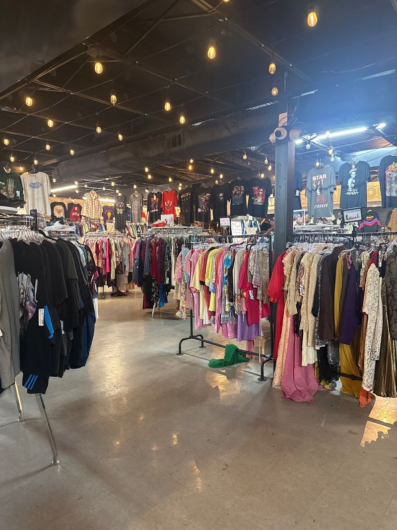 Pair Your Haul With A Stroll To The Pearl