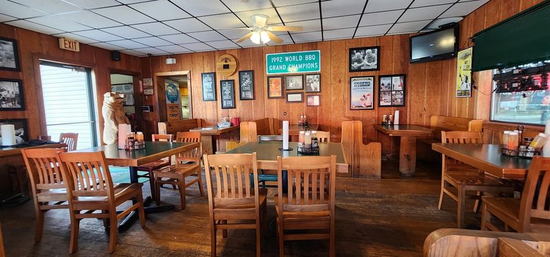 Barbecue Royalty Hides Just Off The Main Road In Murphysboro