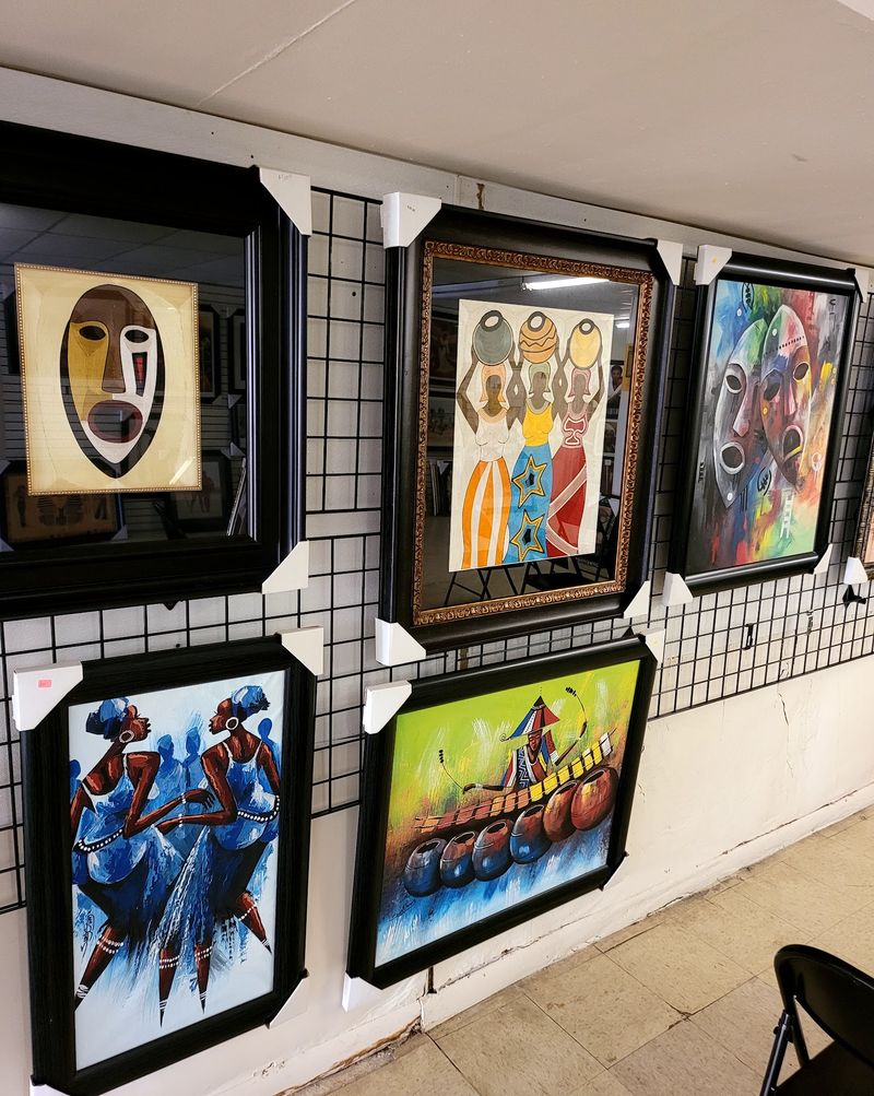 Gallery Walls Full of Striking Art