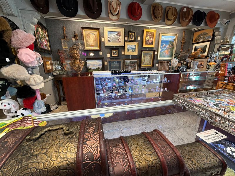 CHARMÉ Hidden Treasures