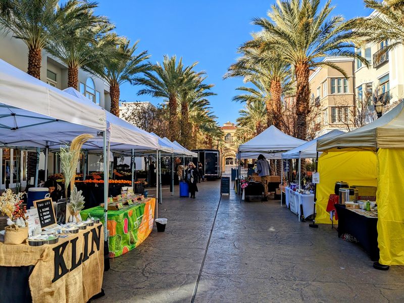 The District Farmers Market, Henderson