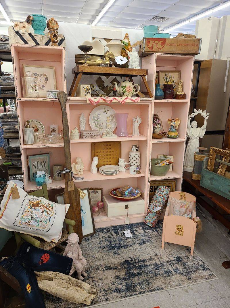Vintage Treasures And Old Collectibles