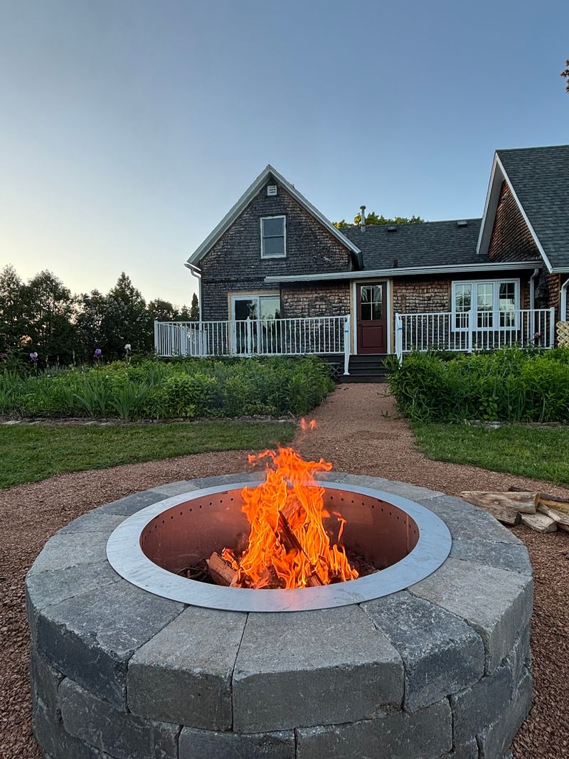 Fire Pits Made For Long, Quiet Evenings