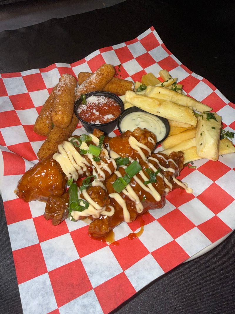 Late Weekend Hours Make Midnight Cravings Easy
