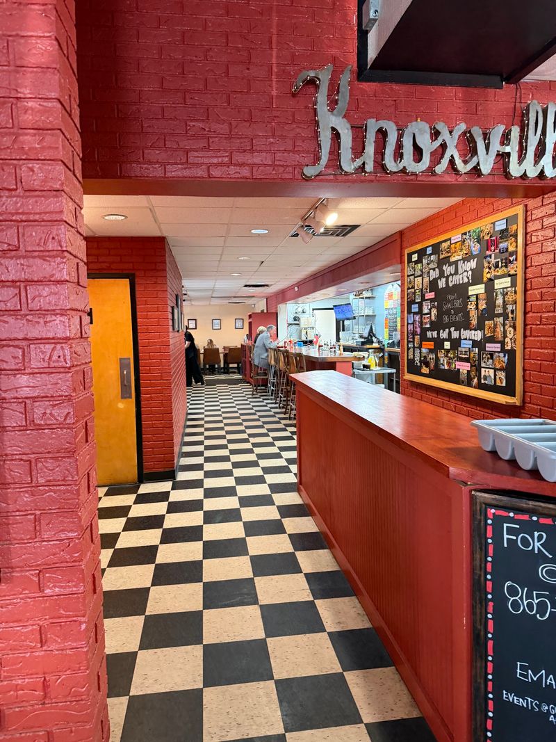 Gourmet's Market & Cafe