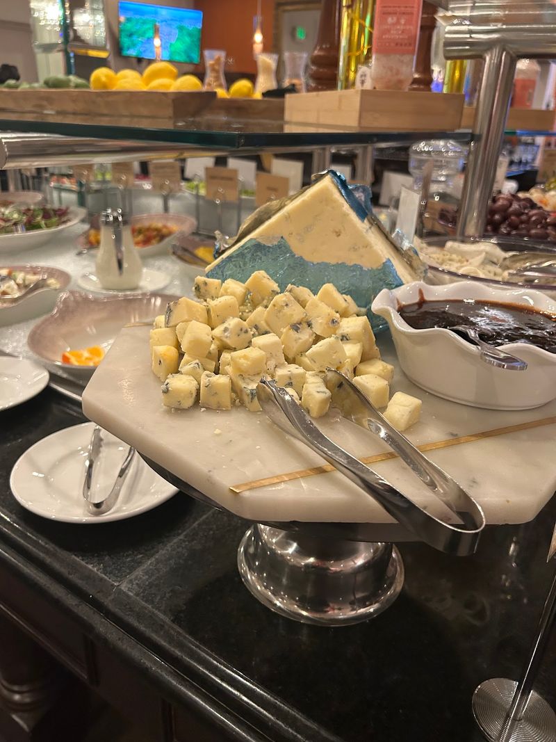 The Side Dish Table Deserves Its Own Fan Club