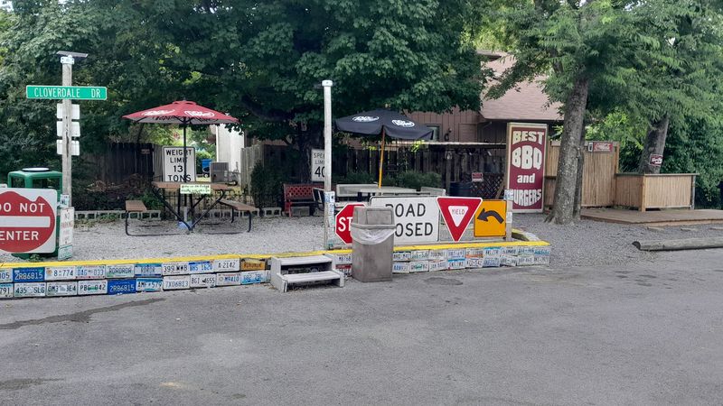 Finding Your Way To Red Bank's Retro Favorite