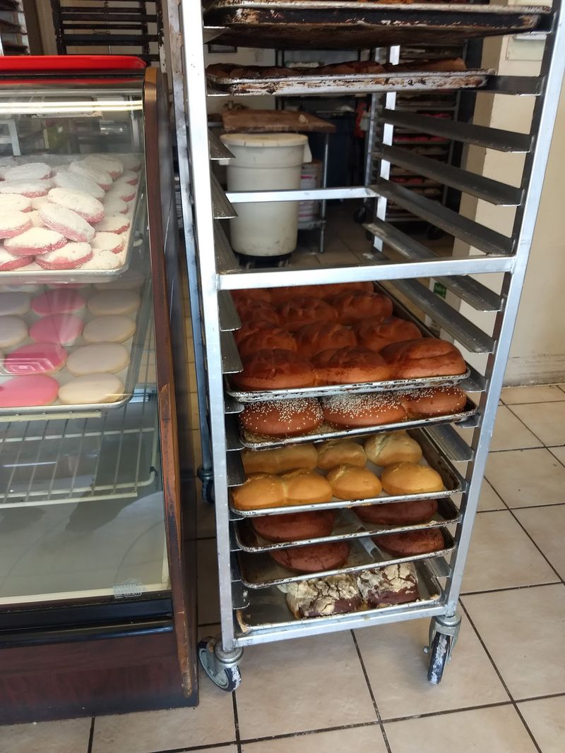 Grab A Tray, Because The Conchas And Bolillos Won't Wait