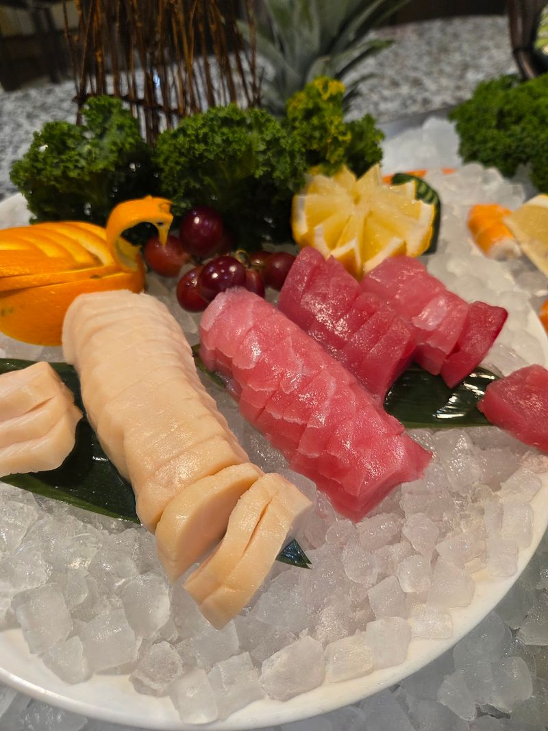 Sushi And Sashimi Fans Get Their Own Lane